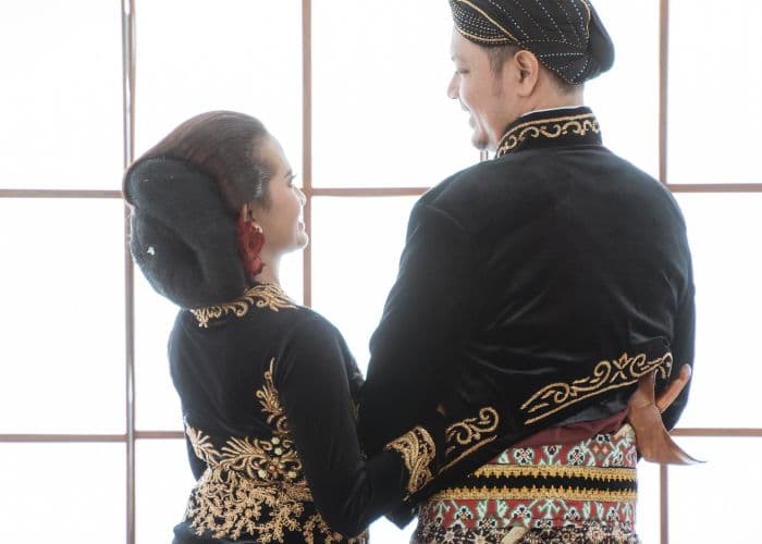 Mengungkap Sisi Misteri dan Makna Mitos Pernikahan Anak Pertama dengan Anak Terakhir Menurut Primbon Jawa