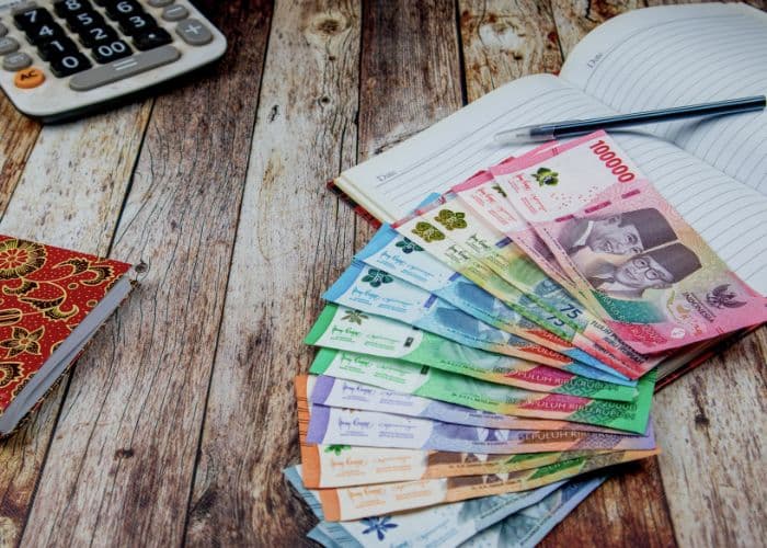 Berikut Simulasi Kenaikan UMK Tahun 2025 di 38 Daerah di Jawa Timur, Bila Upah Minimum Jatim Naik Sebesar 6,5 persen 