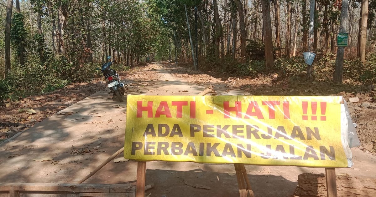 Jalan Diperbaiki, Warga Malah Menderita: Seragam Anak Kotor, Motor Rusak di Jalur Semarang–Kendal