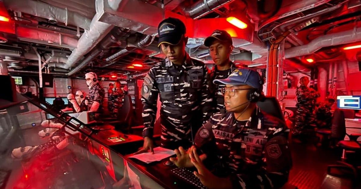 TNI AL Kerahkan KRI Brawijaya-320, Meriam 127 mm dan 25 mm Diuji di Laut Jawa