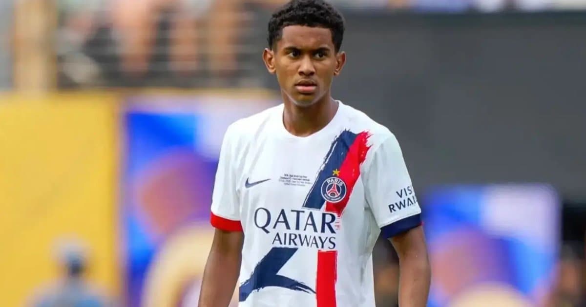 PSG Kalahkan Lyon 2-0, Gol Mayulu dan Mika Godts Bawa Tim Paris ke Puncak Ligue 1