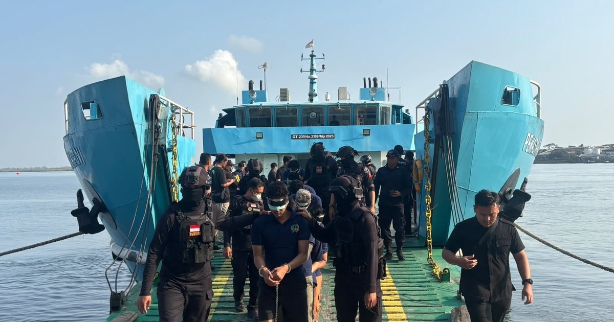 Perkuat Keamanan dan Penataan Hunian, 36 Warga Binaan Lapas Semarang Dipindahkan ke Nusakambangan