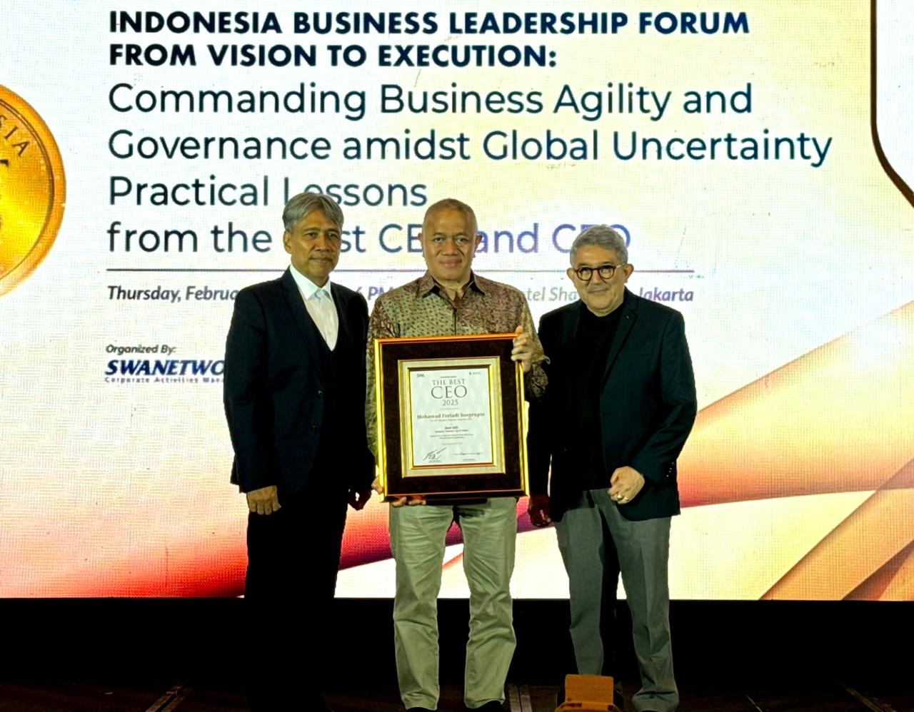 Mohamad Feriadi Soeprapto Dinobatkan Indonesia Best CEO 2025, JNE Tunjukkan Kepemimpinan Visioner