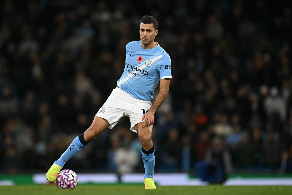 Krisis Lini Tengah Real Madrid: Rodri Jadi Target Utama di Tengah Inkonsistensi Tchouameni