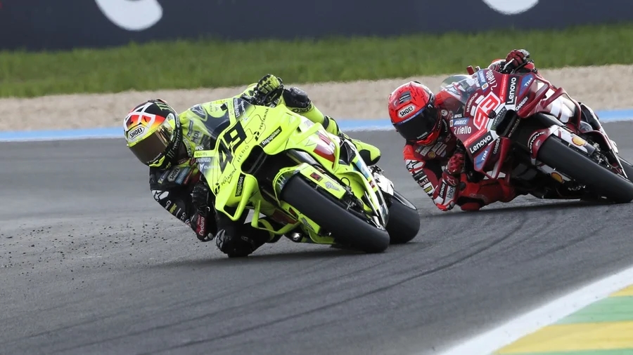 Aspal Longgar Hancurkan Mimpi Podium Marquez di MotoGP Brasil, Bezzecchi Juara