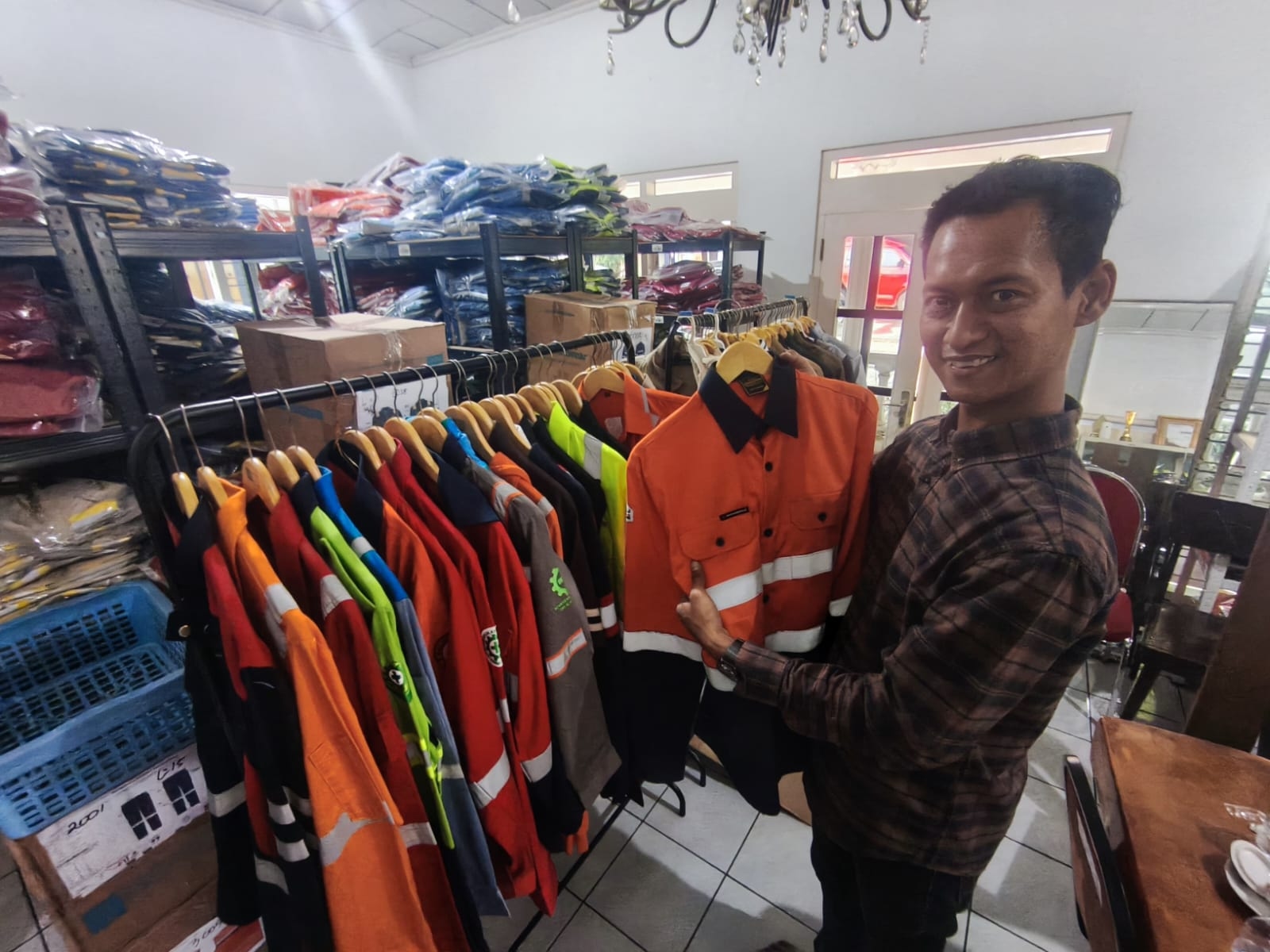 Dulu Ditolak di Depan Pintu, Kini Produk Moko Garment Melanglang Dunia Bersama JNE