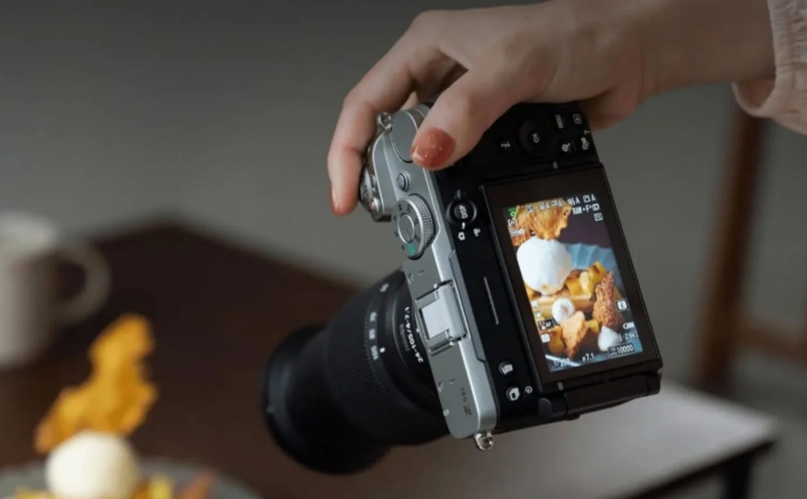 Nikon Z5IIC Resmi Meluncur, Bawa 15 Mode Adegan dan Video 4K 60fps