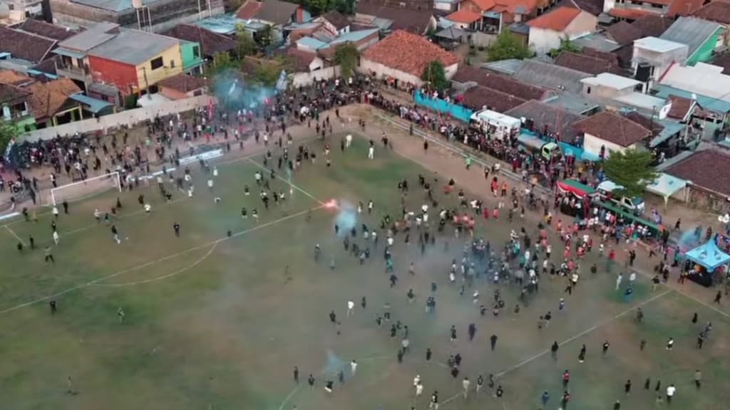 Partai Final Bupati Cup Diwarnai Tawuran hingga Perusakan Pembatas Lapangan