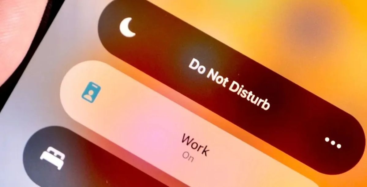 Mengatur Mode 'Do Not Disturb' di HP Agar Tidur Malam Bebas Gangguan: Jangan Cuma Silent, Ada Setting Rahasia yang Bikin Otak Istirahat Total