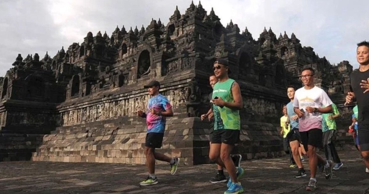 Bukan Cuma Lari di Depan Candi: Kenapa Puluhan Ribu Orang Rela Berebut Slot Borobudur Marathon