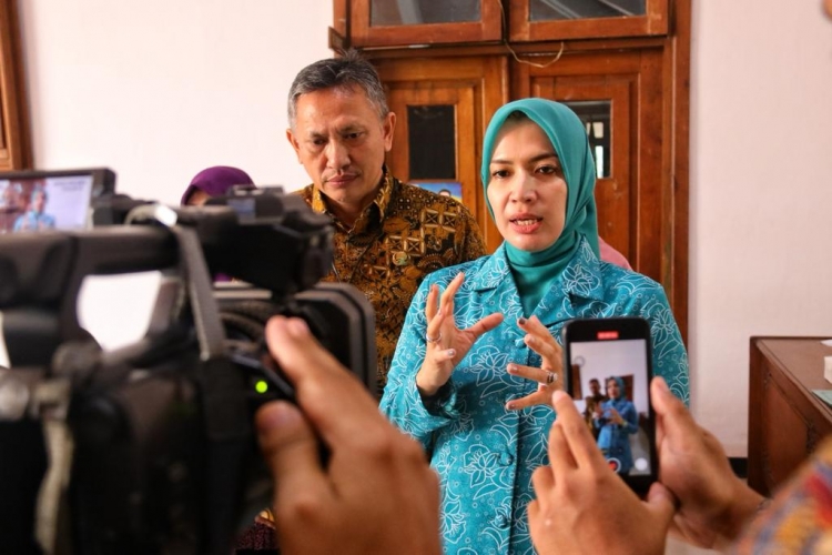 Antisipasi Perubahan Iklim dan Masalah Lingkungan, Mawar Hartopo Gencarkan Gerakan Pilah Sampah
