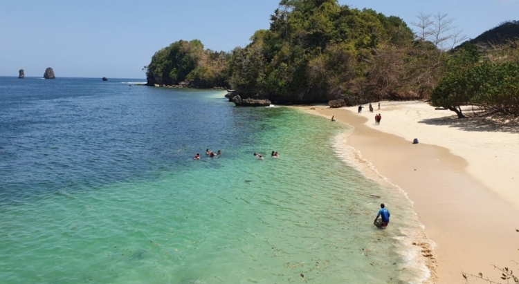 Berikut 4 Wisata Pantai di Malang yang Tidak Kalah Kerennya dengan Luar Negeri