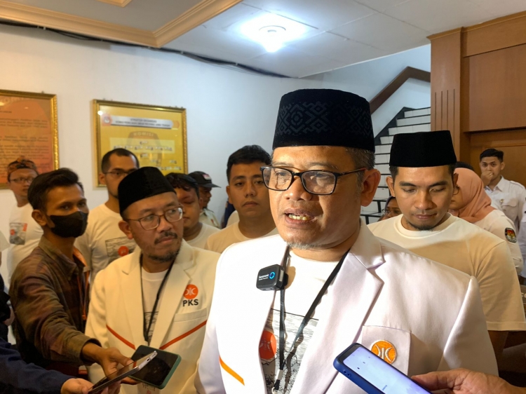 Jadi yang Pertama, PKS Resmi Lakukan Pendaftaran Bacaleg ke KPU