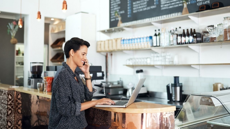 4 Alasan Mengapa Pebisnis Bidang F&B Sangat Memerlukan Software Akuntansi