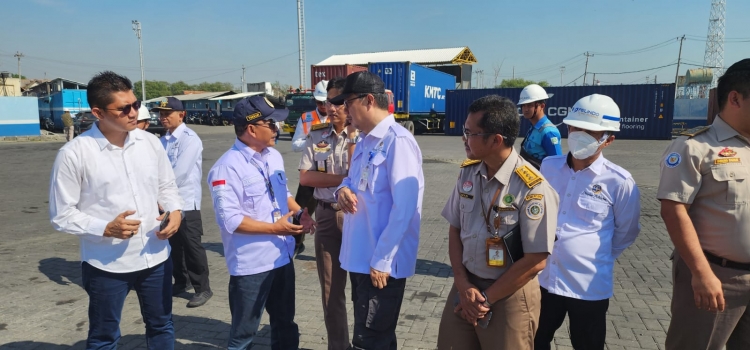 Tim Stranas PK Tanjung Perak Lakukan Studi Banding di Pelabuhan Tanjung Emas