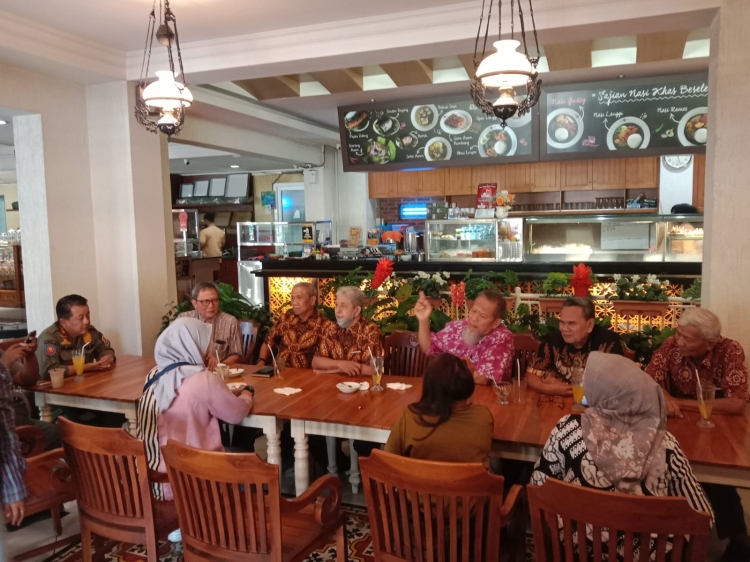 LPMK Semarang Tak Terima Dituduh Lakukan Pungli