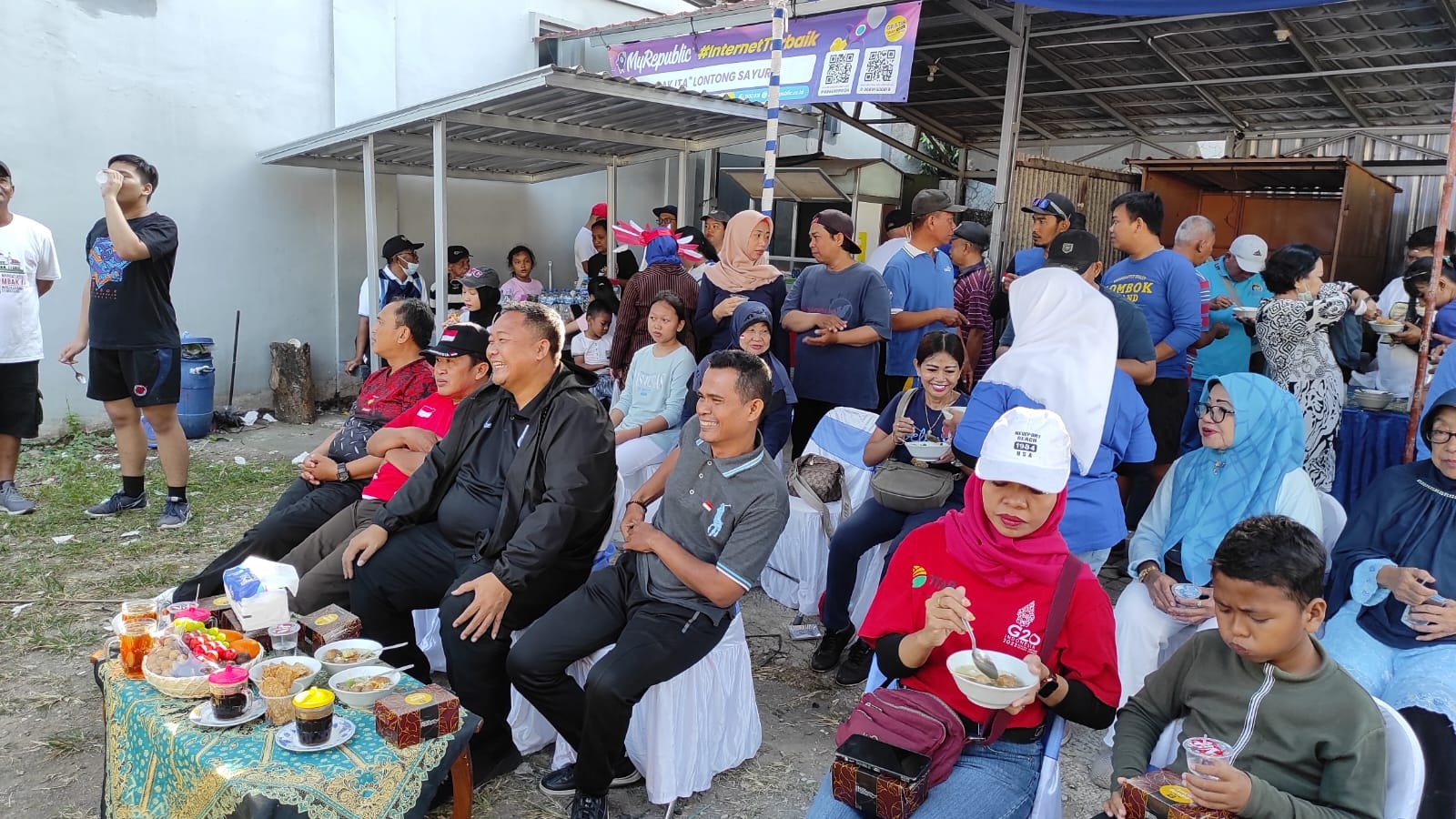 Senang dan Bahagia, Liluk Hadiri Jalan Sehat Warga Ngemplak Simongan