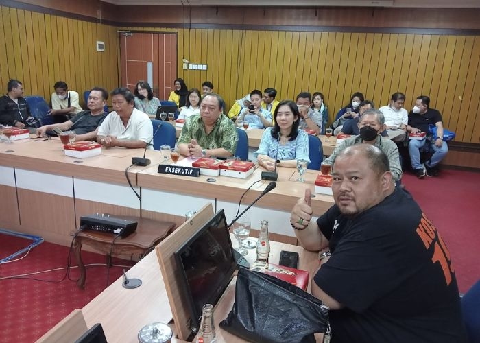 Keluhkan Sertifikat HGB Tidak Bisa Diperpanjang, Warga Marina Diantar Koh James Temui Komisi A DPRD Jateng