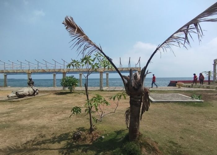 Menikmati Keindahan Alam Jepara Sembari Menikmati Sore di Pantai Pungkruk
