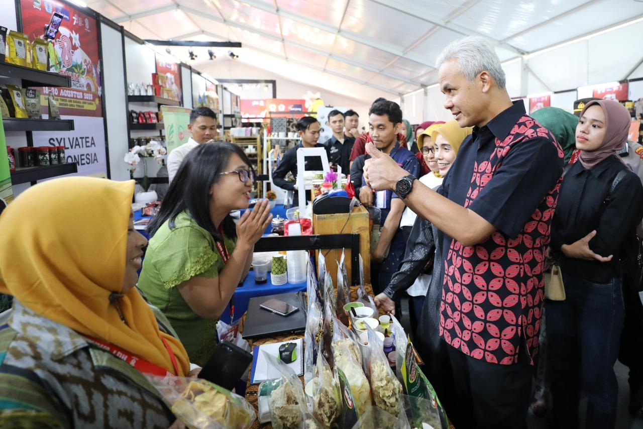 Ketemu Ganjar Pranowo, Pelaku UMKM asal Magelang Malah Menangis Terharu, Terungkap Ini Alasannya