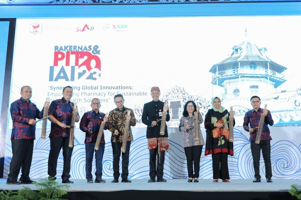 Dorong Peningkatan Kualitas Farmakologi Dalam Negeri, Ganjar; Riset Adalah Kunci