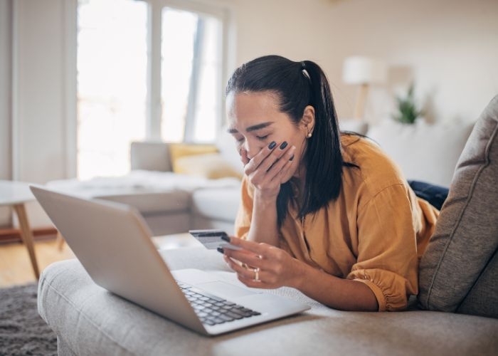 Ketahui 4 Macam Scamming yang Sering Terjadi Saat Berlibur di Luar Negeri