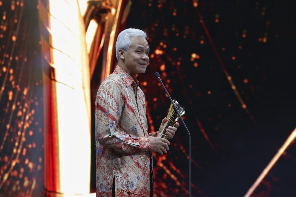 Ganjar Raih Penghargaan News Maker Terbaik Nasional
