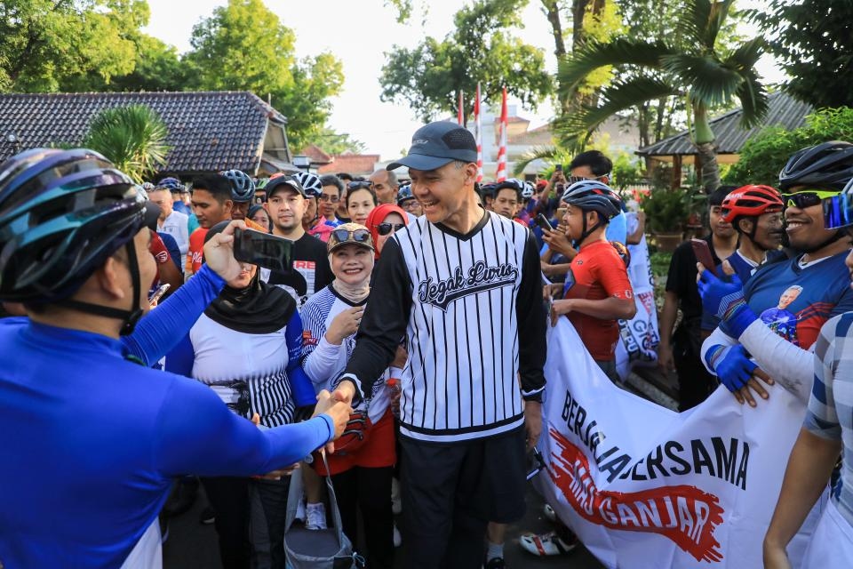 Ratusan Pesepeda Beri Salam Perpisahan dan Ucapan Cinta ke Ganjar