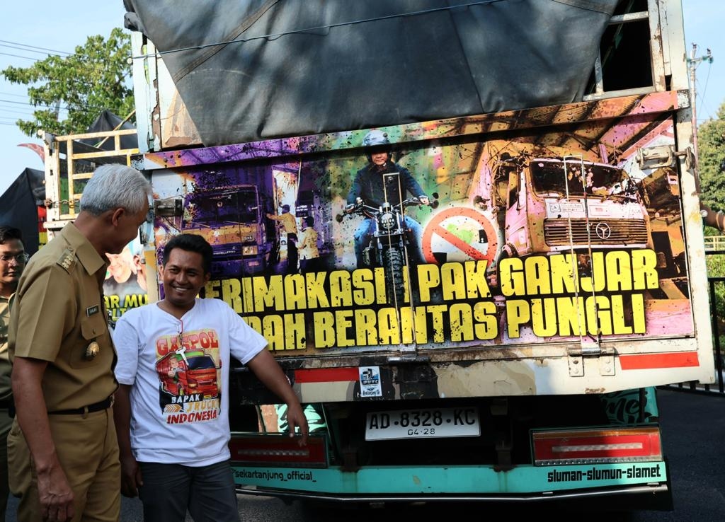 Ratusan Truk Kepung Gubernuran, Angkat Ganjar Sebagai Bapak Truk Nusantara