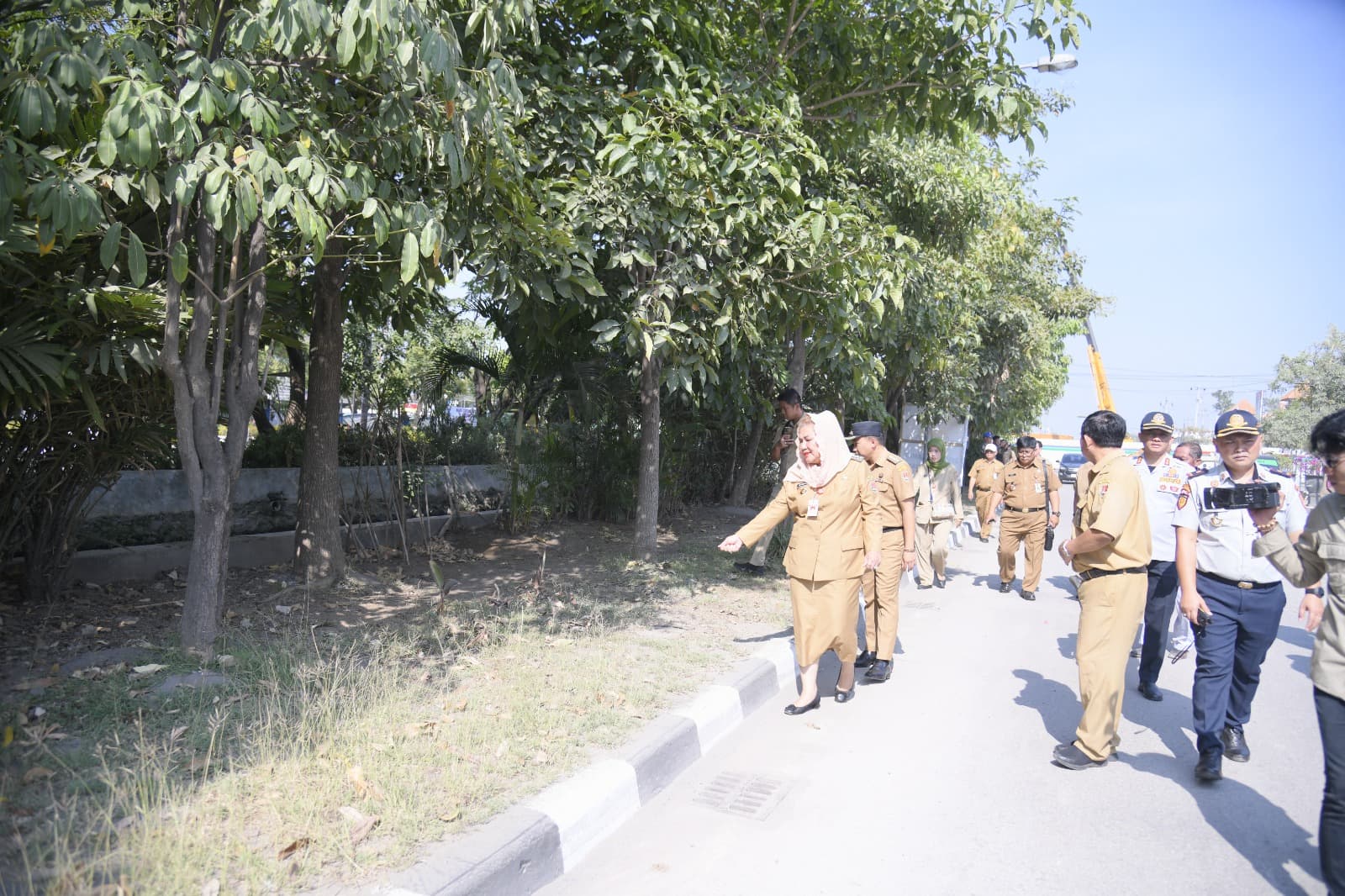 Pemkot Semarang Lakukan Perawatan Ekstra Taman-taman yang Mengering Akibat Kemarau