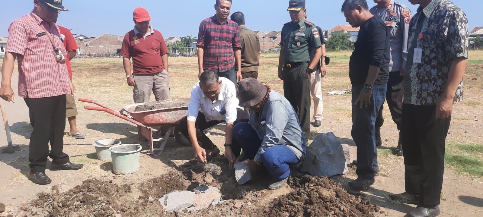 Disdag Kota Semarang Letakkan Batu Pertama Pembangunan Pasar Onderdil Dari Barito Karya Mandiri