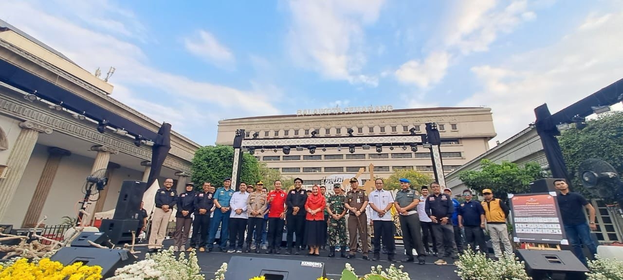 Semarjamu Jadi Hiburan Warga Saat Kirab Pemilu 2024 Kota Semarang