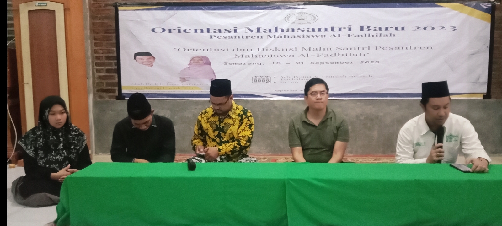 Menulislah Jika Kamu Bukan Anak Pejabat, Ini Dialog Santri Bersama Andy Budiman di Ponpes Al-Fadhilah Semarang