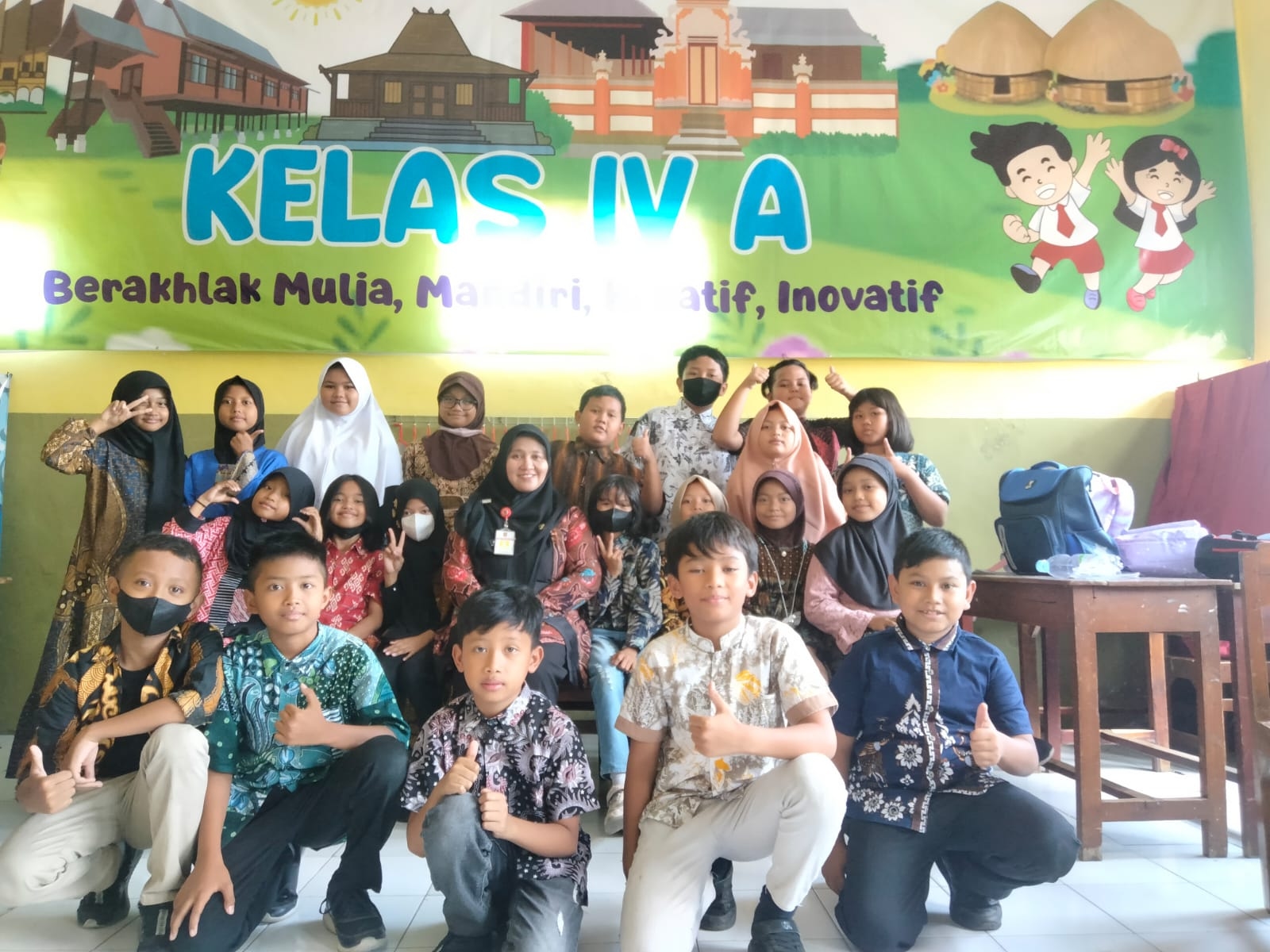 Peringati Hari Batik Nasional, Siswa TK PAUD Hingga SMP di Kota Semarang Antusias Mengenakan Baju Batik