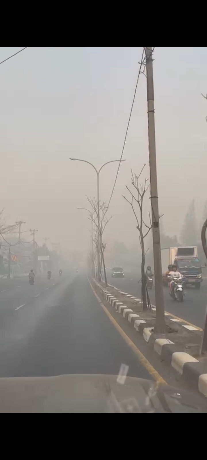 Pemda Sekitar Semarang Bahu Membahu Padamkan Kebakaran TPA Jatibarang