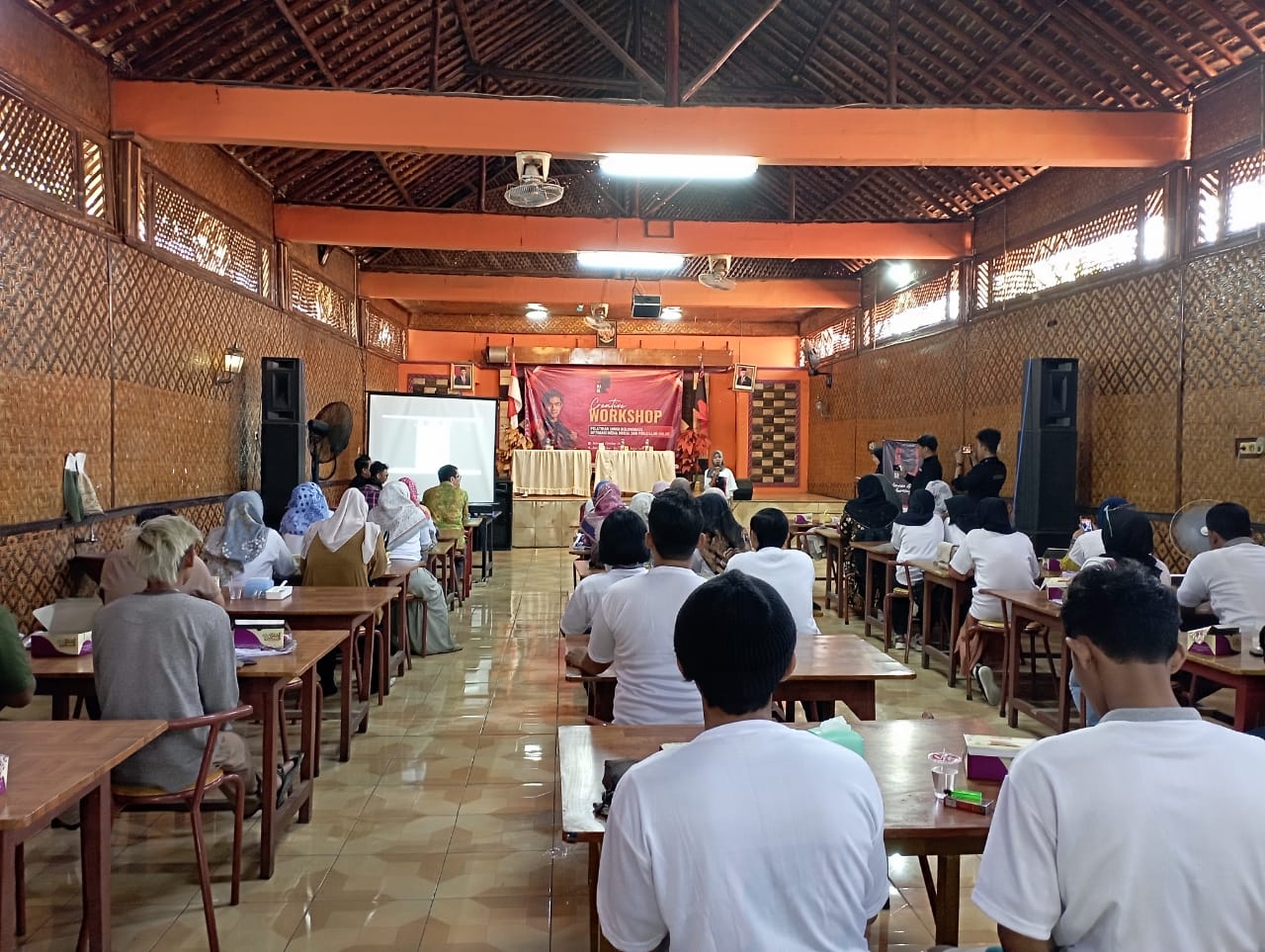 Relawan Bolone Mase Tegal Raya Pelatihan Digital Marketing