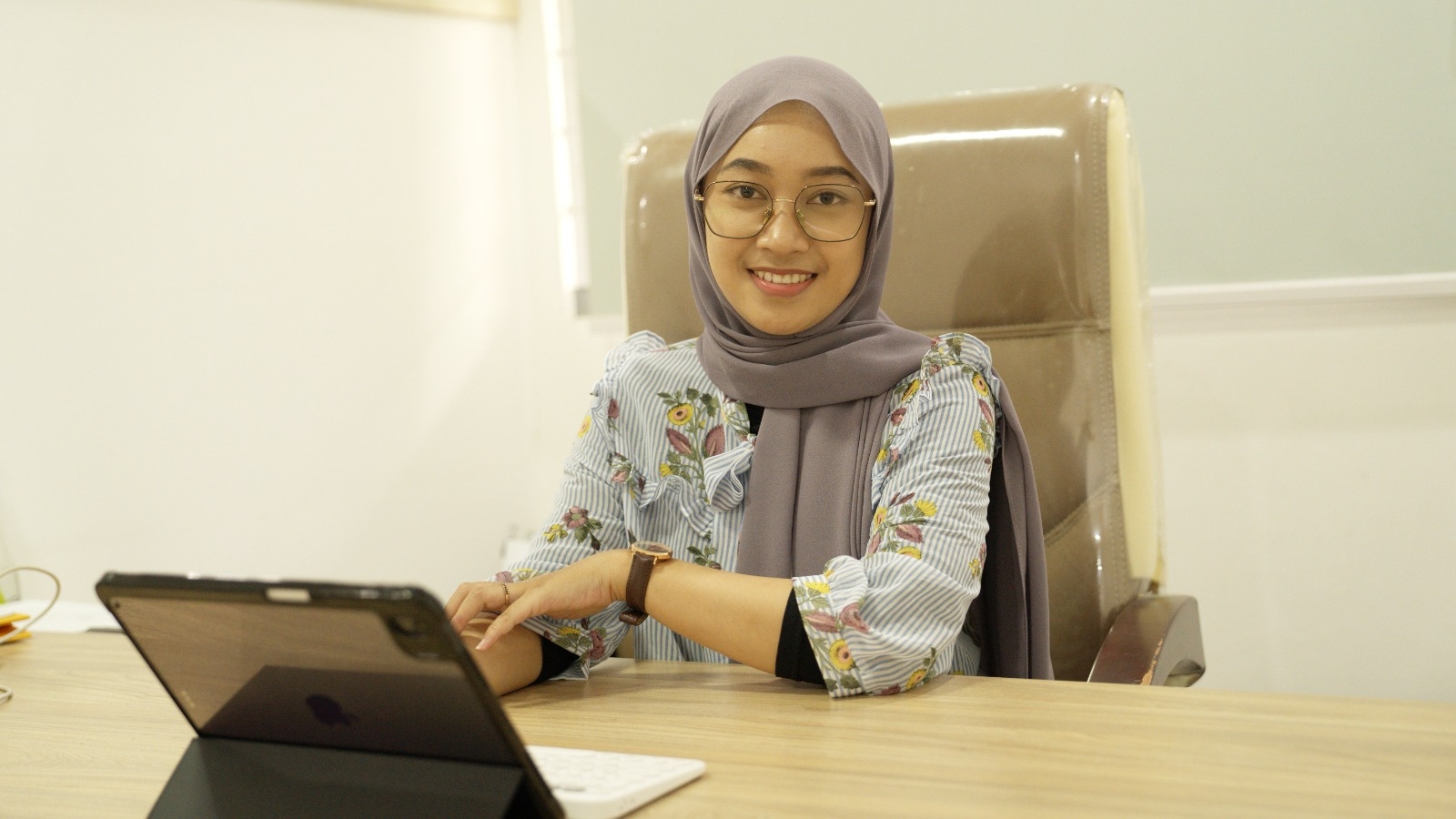 Ima Khomsani, Wisudawan Terbaik UNNES Penggagas Komunitas Bestari Luhur, Aktif Kampanyekan Pendidikan Karakter