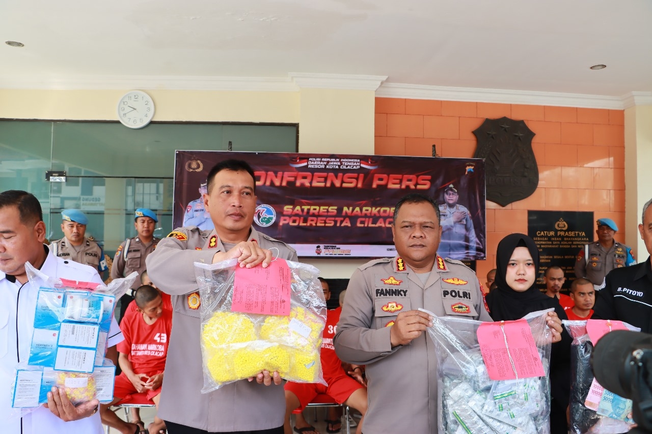 Polresta Cilacap Berhasil Ringkus 15 Tersangka Yang Menjual 51.967 Butir Obat Obatan Berbahaya