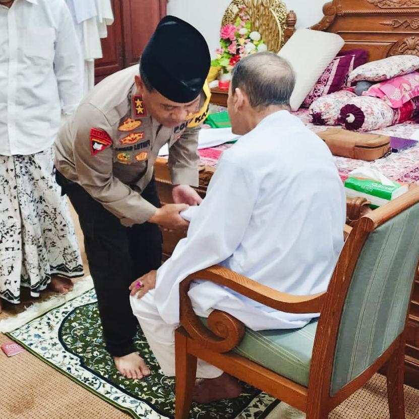 Sinergitas Polri dan Ulama, Kapolda Jateng hadir di Kanzus Sholawat Kota Pekalongan