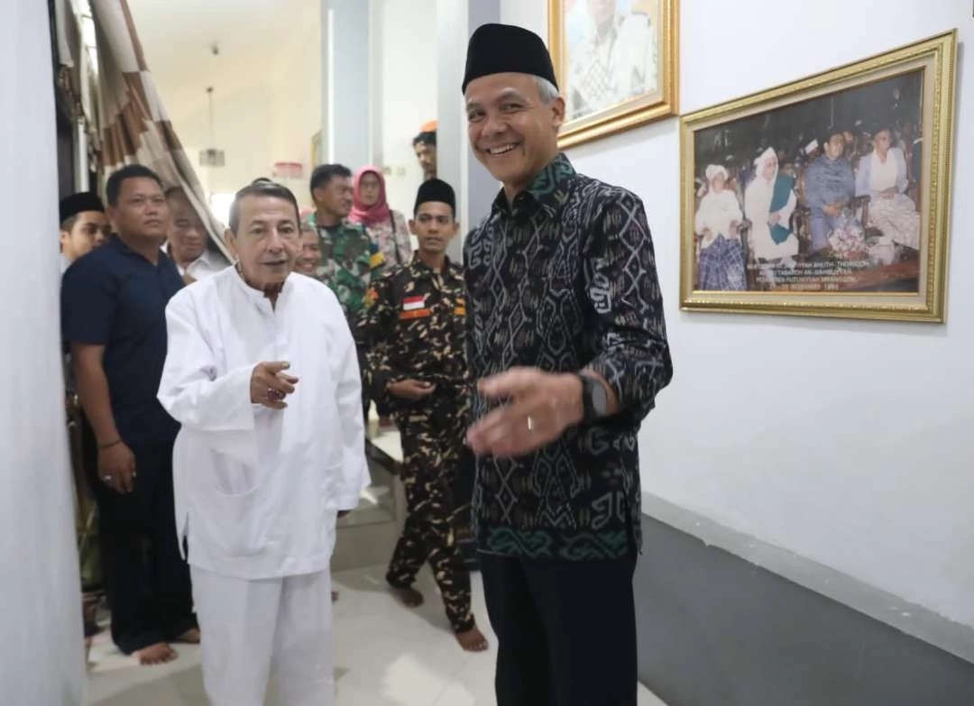 Dikenal Dekat Ganjar Pranowo, Ulama Kondang asal Pekalongan Ini Pilih Dampingi Paslon Prabowo - Gibran