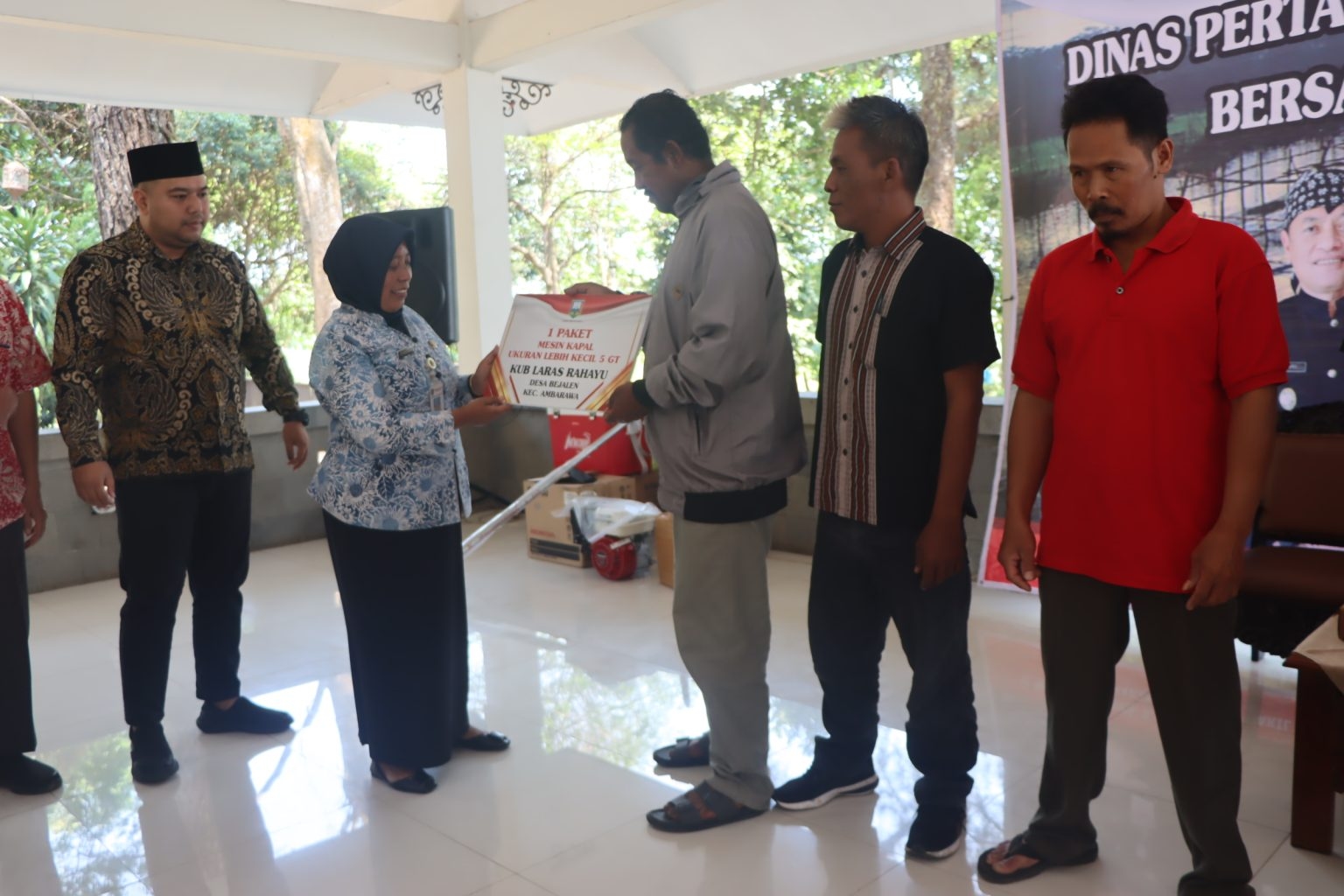 Bantuan Rp2,2 Miliar Untuk Pelaku Usaha Perikanan Rawa Pening: Dorong Kemajuan dan Kelestarian