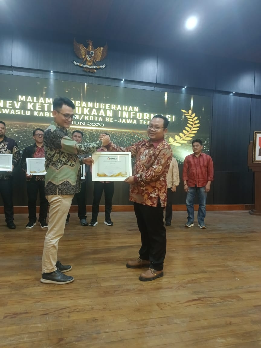 Bawaslu RI Beri Penghargaan Pada Bawaslu Jepara, Predikat Informatif dalam Keterbukaan Informasi Publik