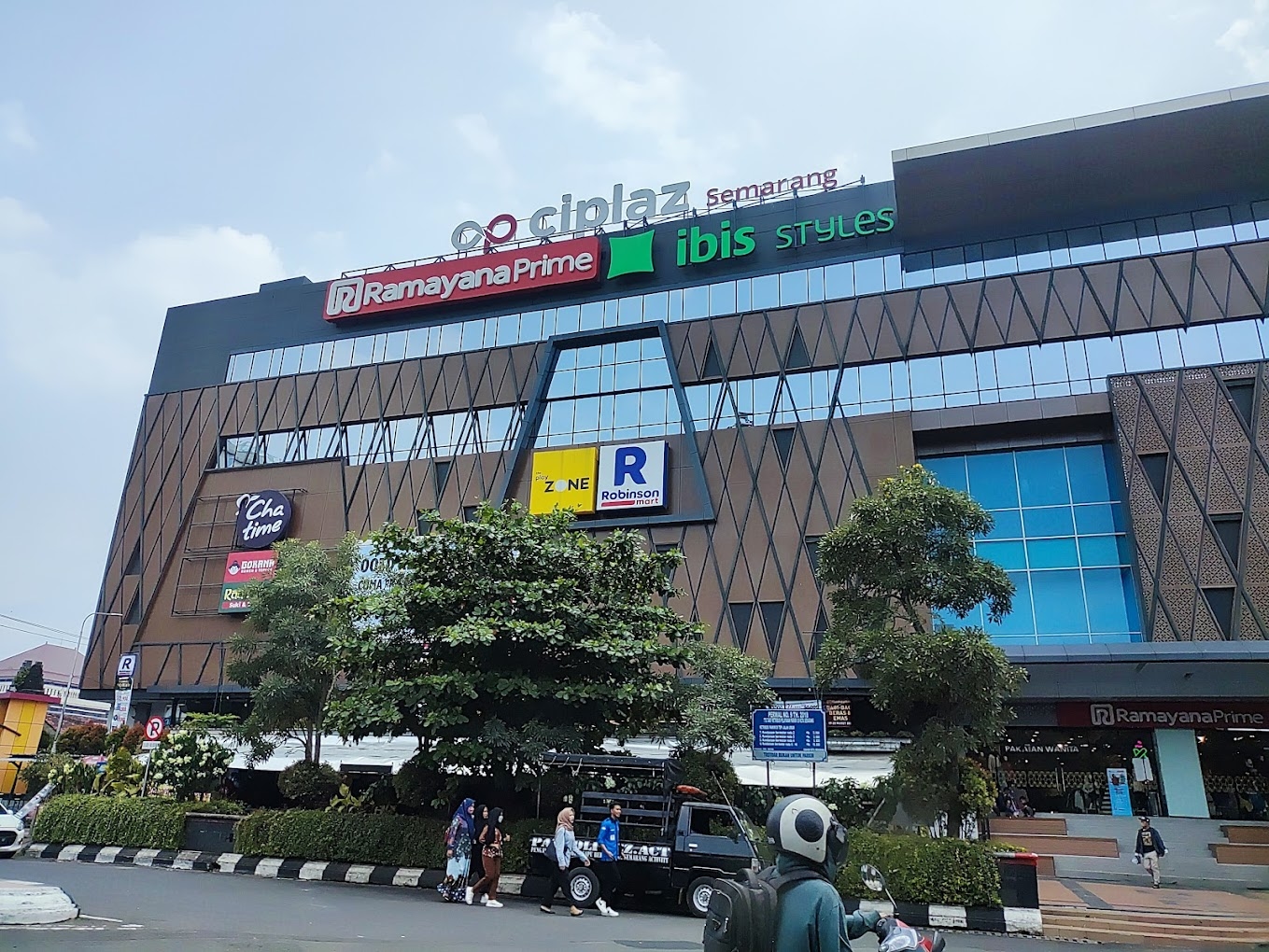 PT Ramayana Lestari Sentosa Membuka Lowongan Pekerjaan, Cek Segera Persyaratannya!