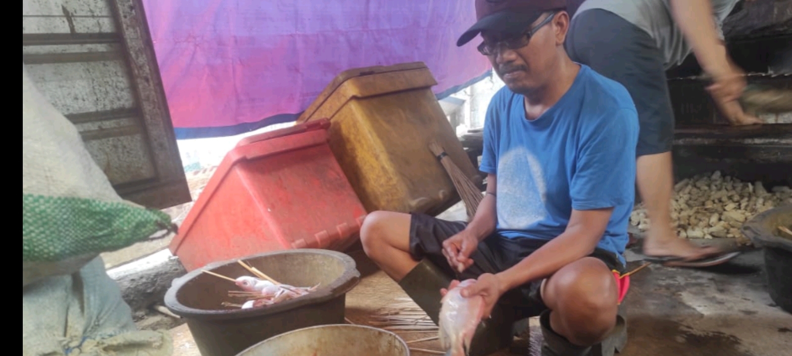 Miliki Ciri Khas Tersendiri, Dinlutkan Demak Dorong Produksi Ikan Asap Desa Cabean