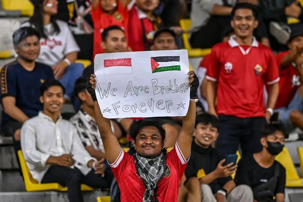 Erick Thohir Tegaskan Tak Akan Ada Sanksi Soal Bendera Palestina di Stadion