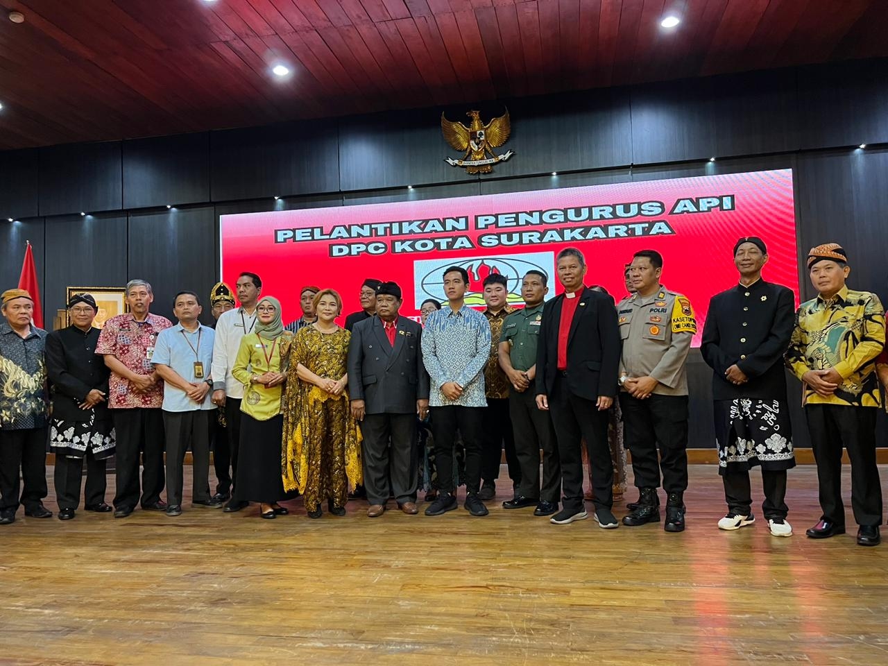 Gibran Raih API AWARDS 2023 Karena Mampu Jaga Kerukunan Beragama di Solo