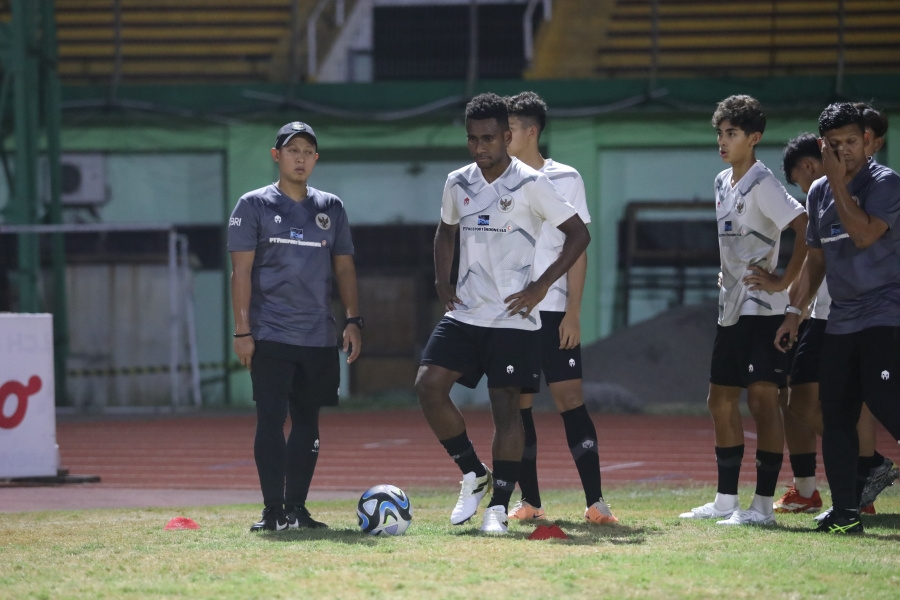 Kapten Tim U-17 Indonesia, Muhammad Iqbal Gwijangge, Ajak Suporter Penuhi Stadion GBT di Piala Dunia U-17