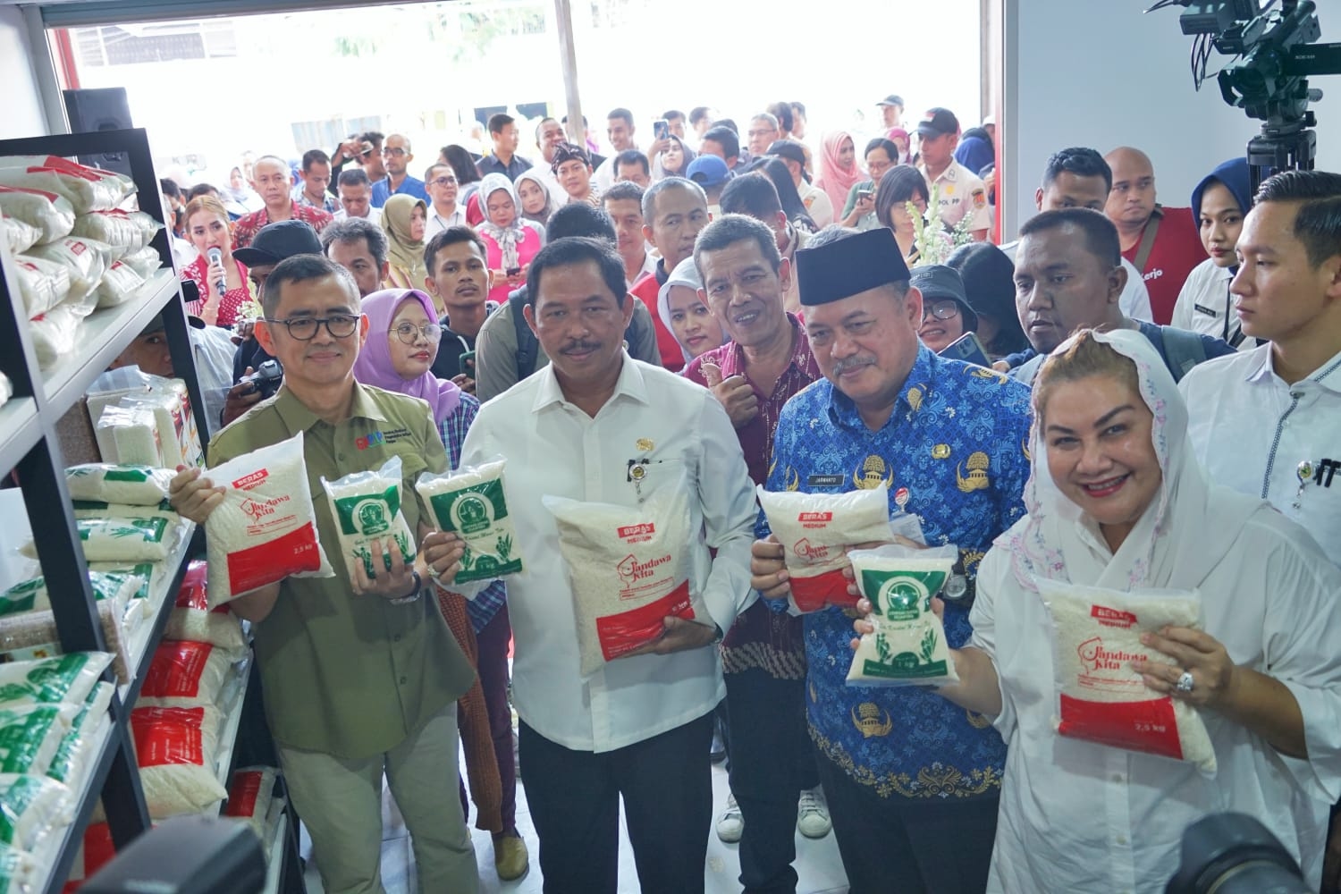 BI Jateng - TPID Kota Semarang Luncurkan Toko Pandawa Kita, sebagai Upaya Tekan Inflasi dan Kendalikan Harga Sembako