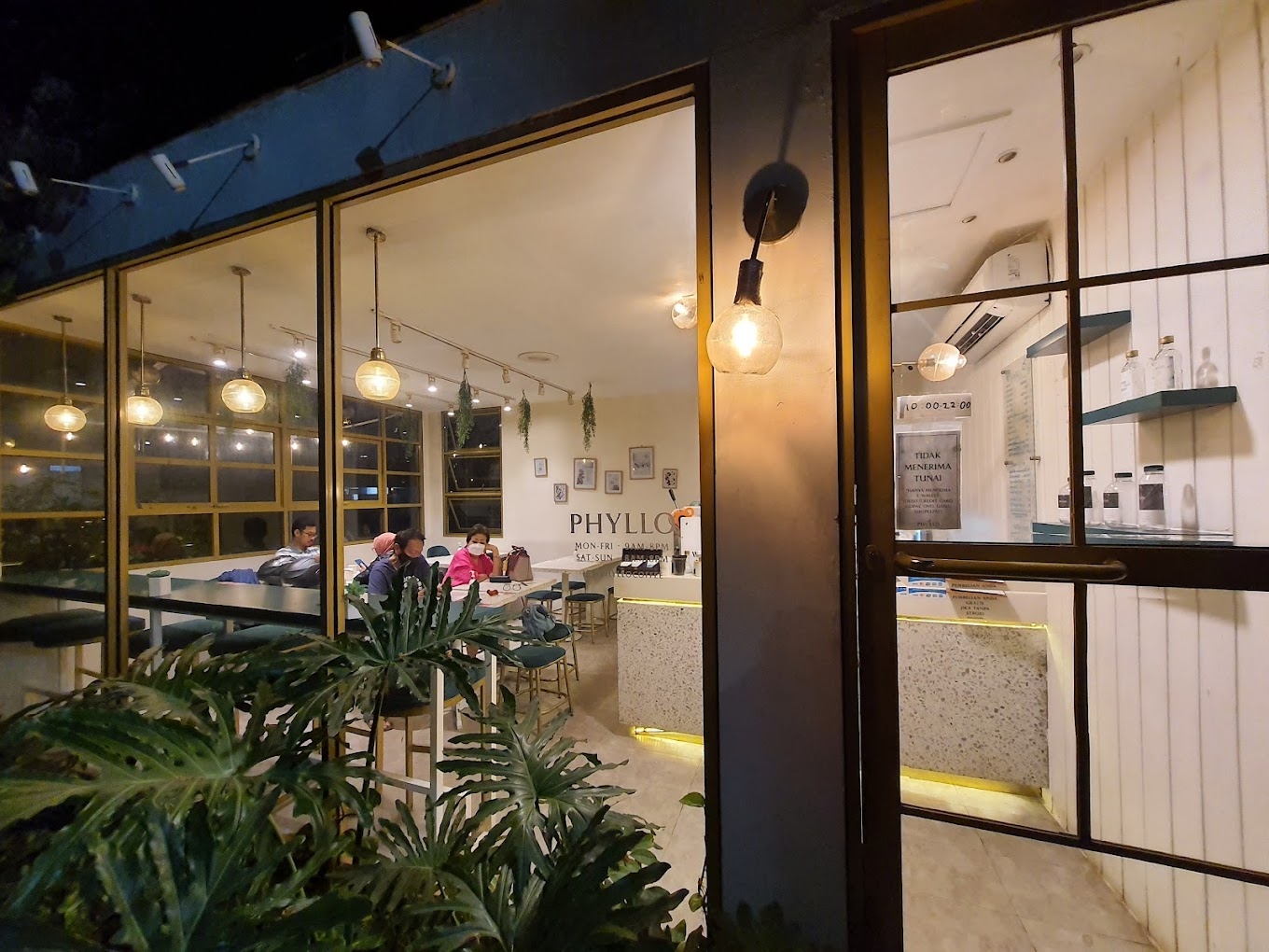 Cari Tempat Nongkrong dan Cafe Instagramable di Kawasan Kelapa Gading, Berikut Ada 4 Rekomendasinya Buat Kamu!