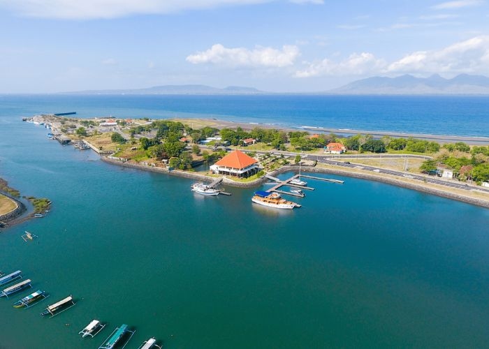 Menikmati Keindahan Alam Pantai Boom Marina: Surga Tersembunyi di Banyuwangi